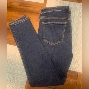 NWT Old Navy Rockstar Super Skinny Midrise Distressed Jeans Women’s Sz 8